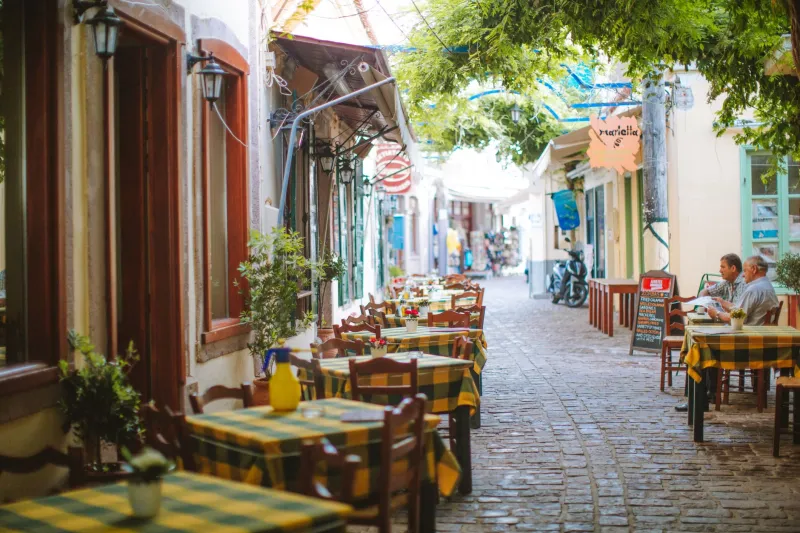 Stop Flying Straight There: Why a 72-Hour Unplanned Stopover Might Be the Best Part of Your Whole Trip